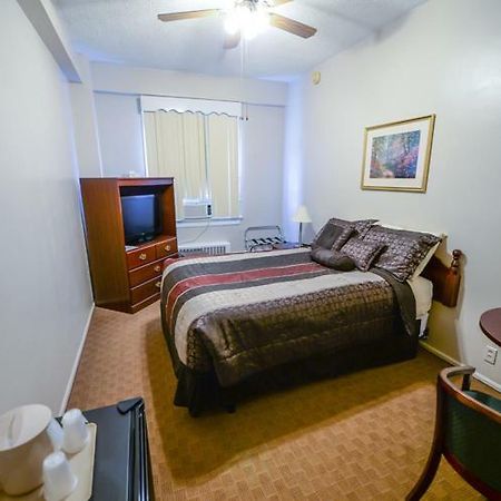 The Mountaineer Hotel Williamson المظهر الخارجي الصورة