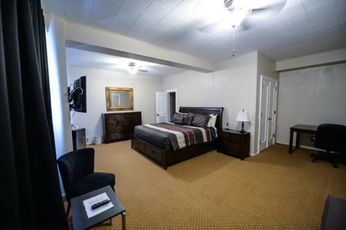 The Mountaineer Hotel Williamson المظهر الخارجي الصورة